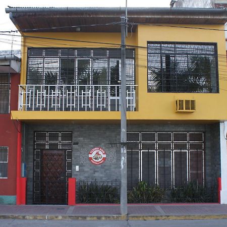 Flying Dog Hostel Iquitos Kültér fotó