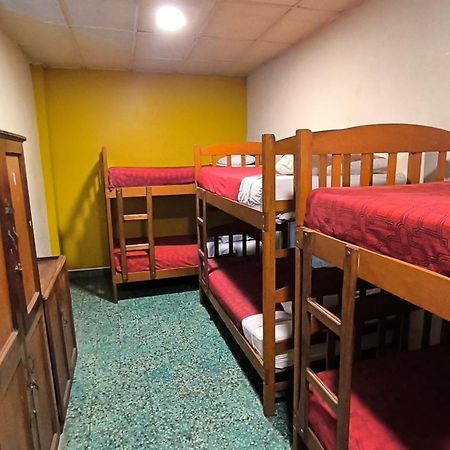 Flying Dog Hostel Iquitos Kültér fotó