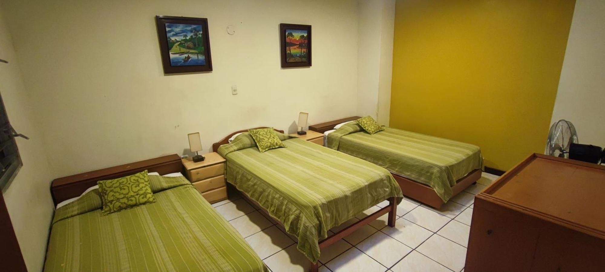 Flying Dog Hostel Iquitos Kültér fotó