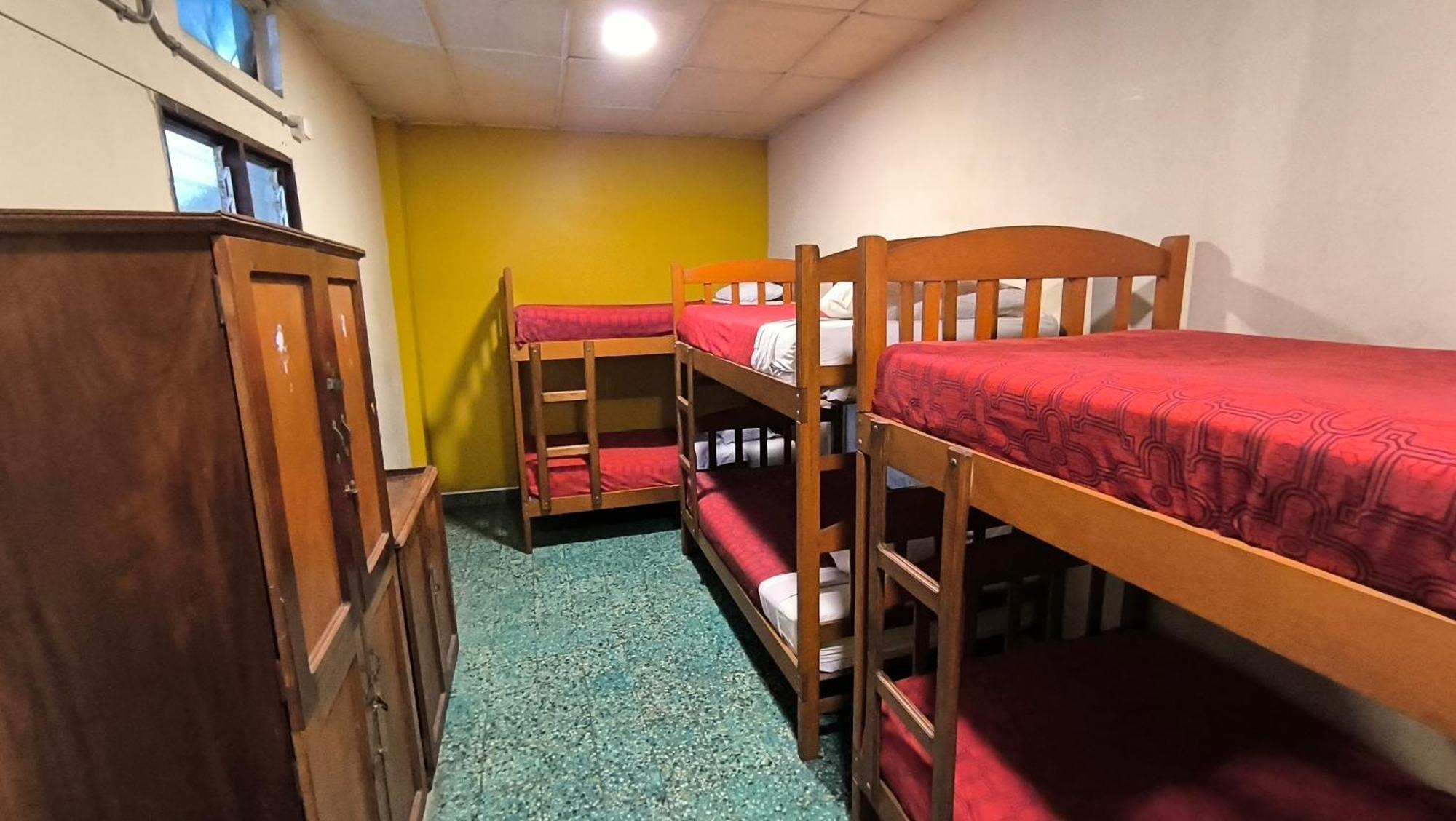 Flying Dog Hostel Iquitos Kültér fotó