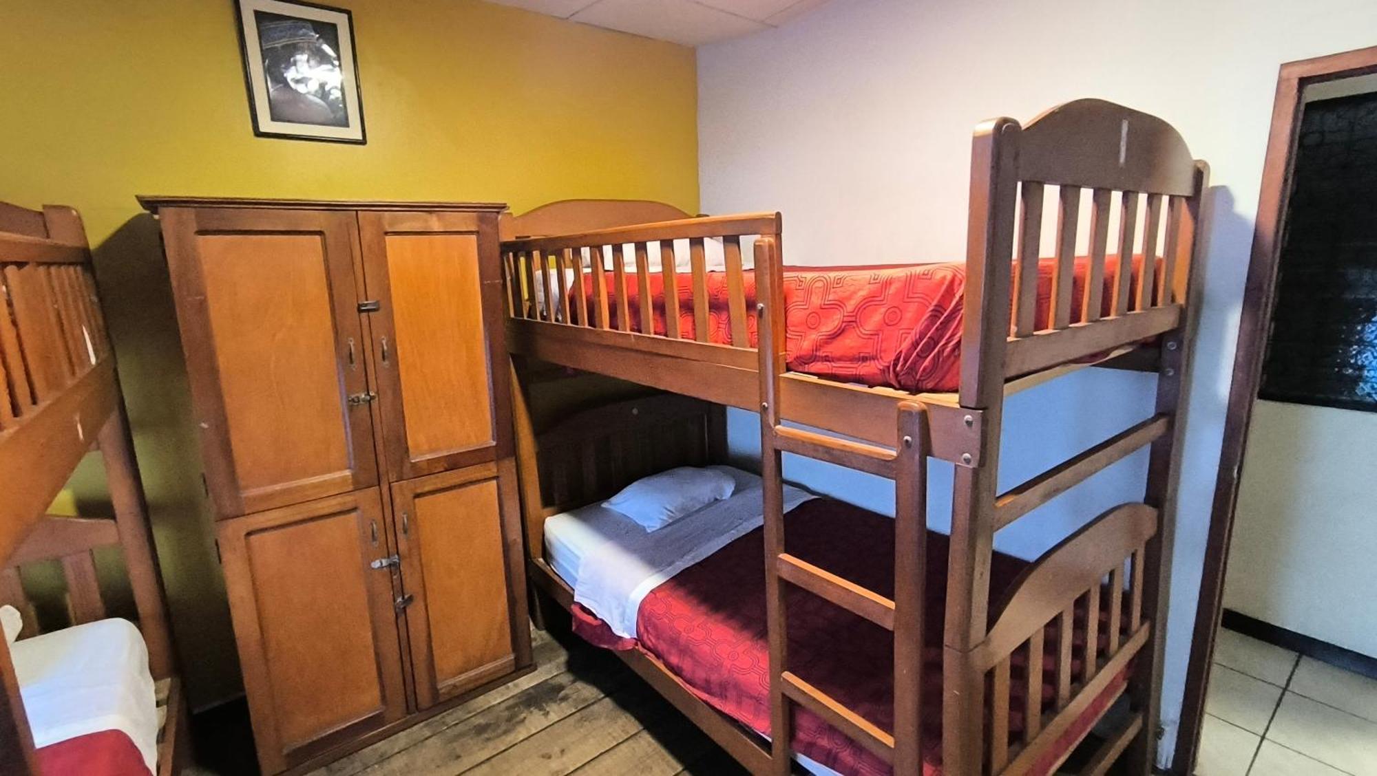 Flying Dog Hostel Iquitos Kültér fotó