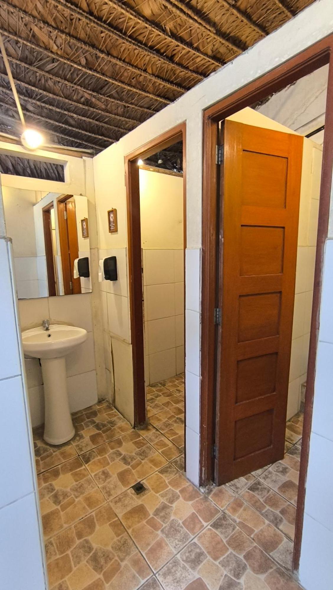 Flying Dog Hostel Iquitos Kültér fotó