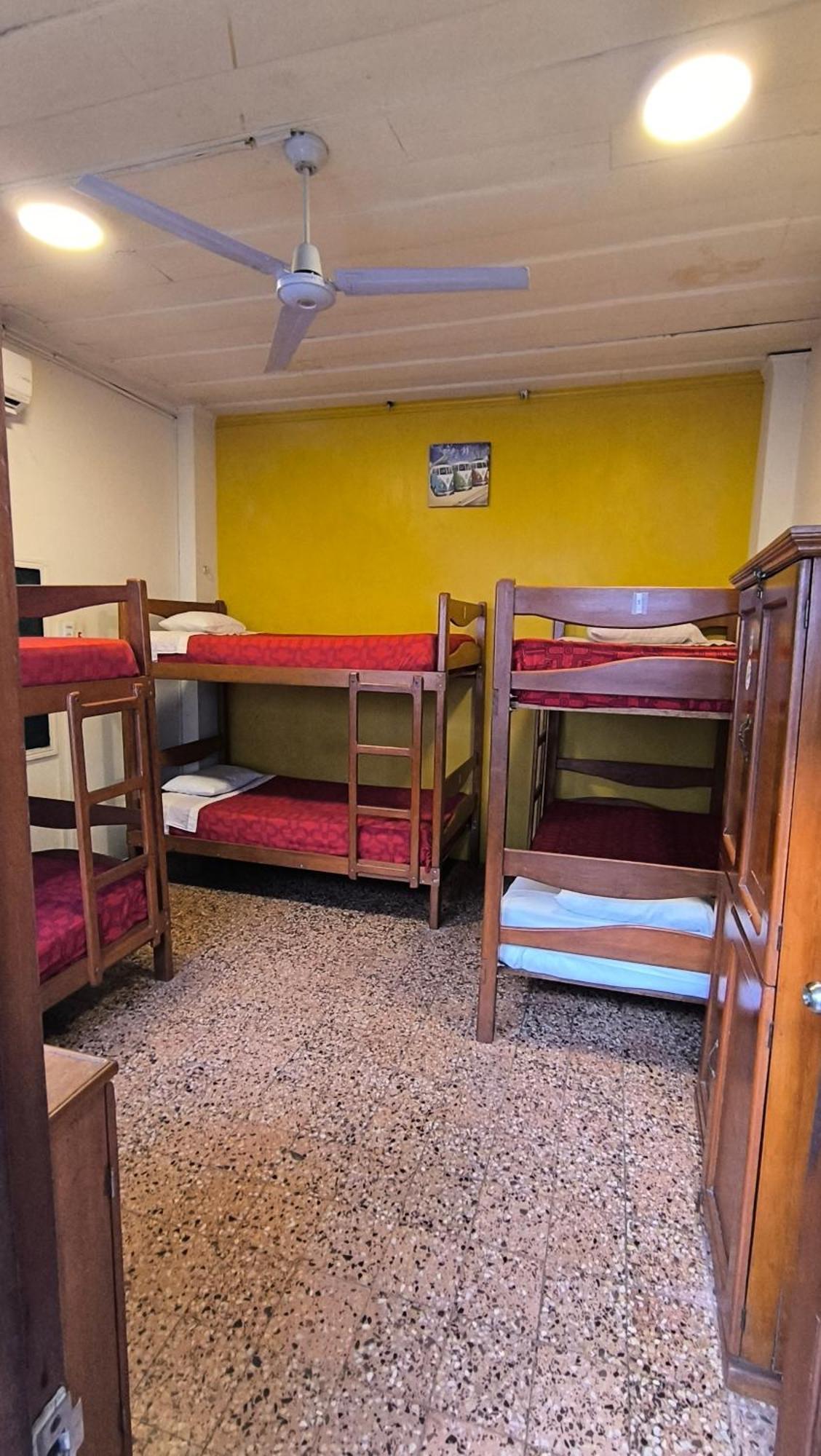 Flying Dog Hostel Iquitos Kültér fotó