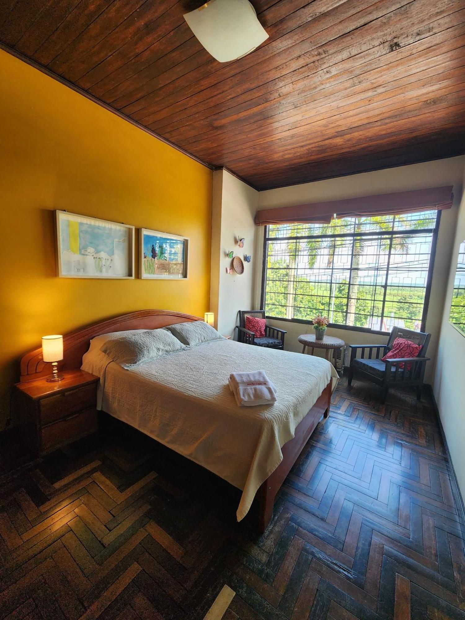 Flying Dog Hostel Iquitos Kültér fotó