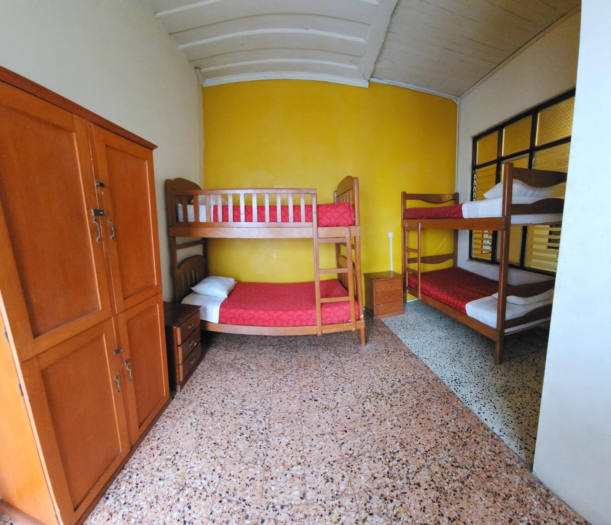 Flying Dog Hostel Iquitos Kültér fotó