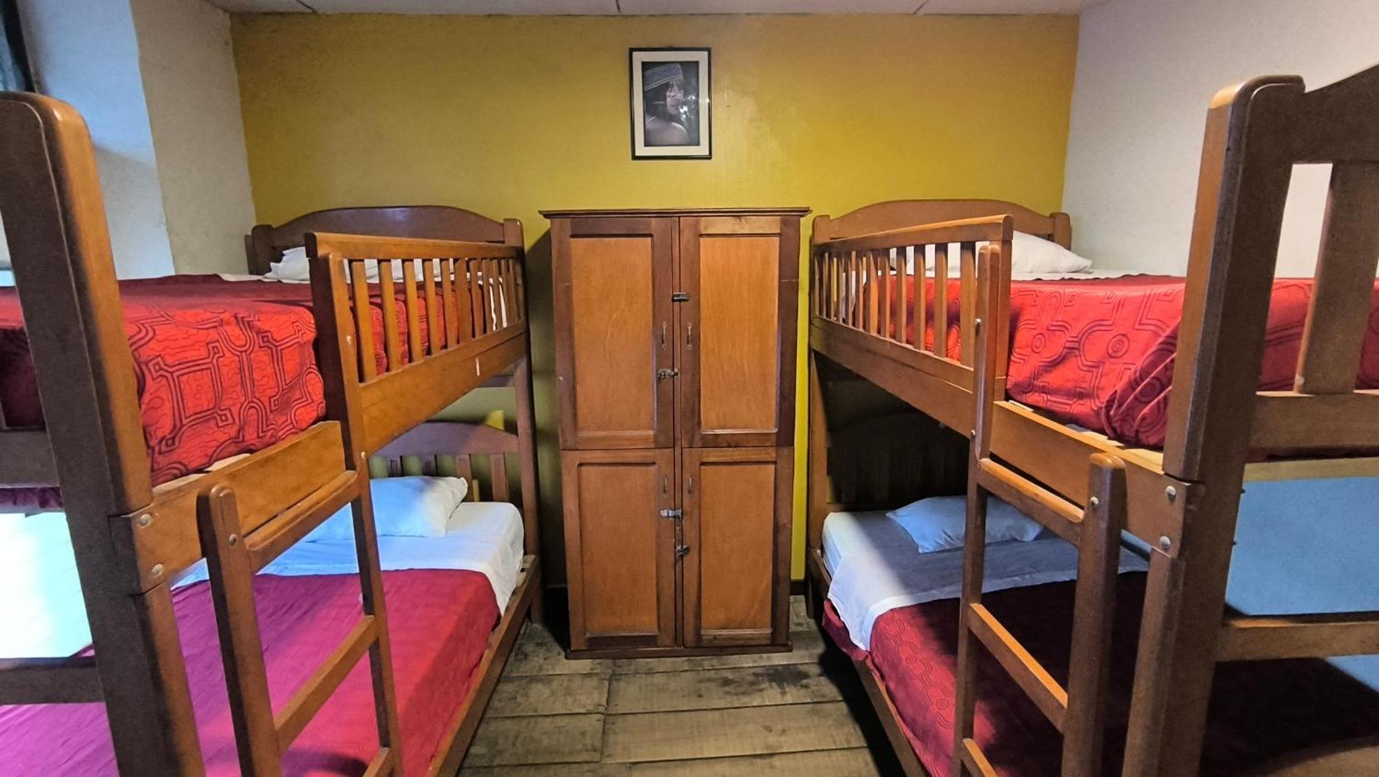 Flying Dog Hostel Iquitos Kültér fotó