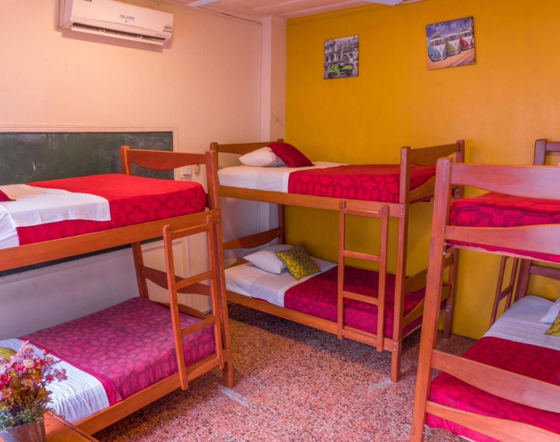 Flying Dog Hostel Iquitos Kültér fotó