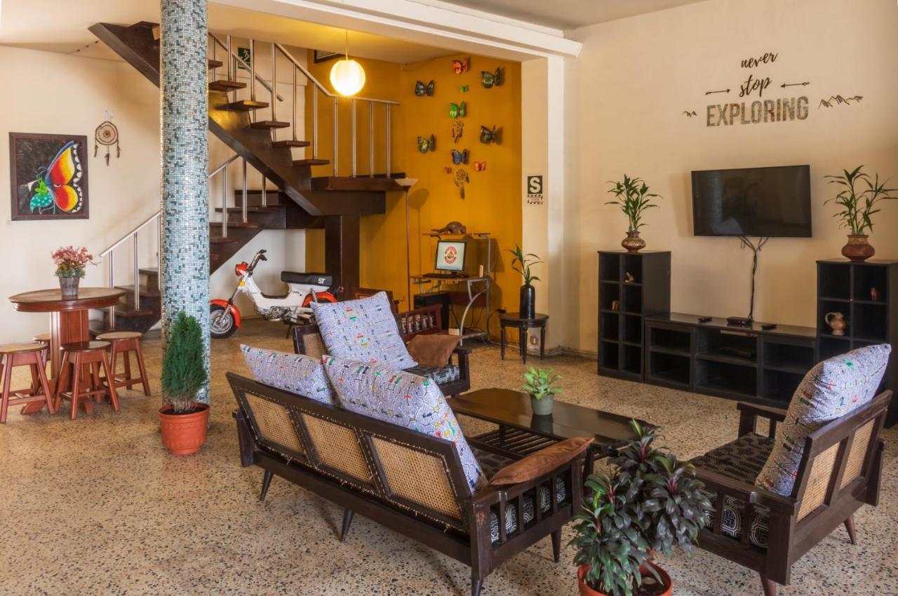 Flying Dog Hostel Iquitos Kültér fotó